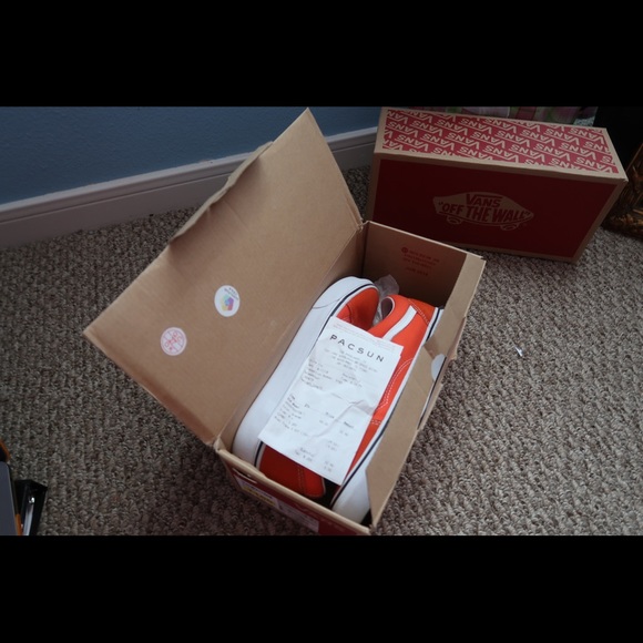 Vans - Picture 7 of 7